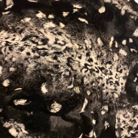 LaSeine Sweater - Picture 1 of 3